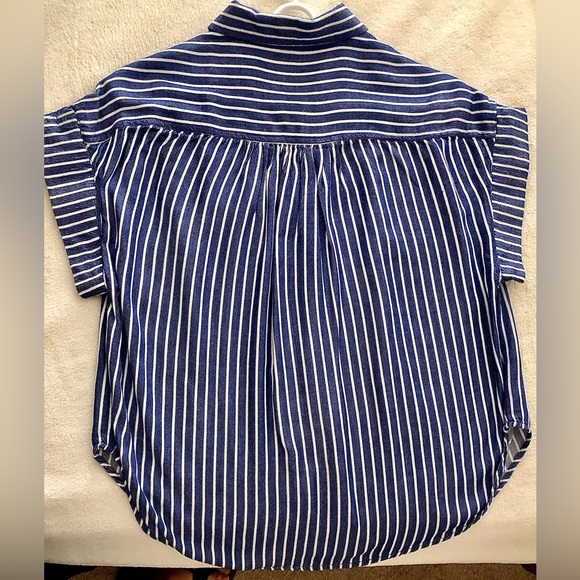 Blue and White Striped Short Sleeve Button Down Size Medium - Picture 2 of 5